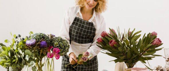 Florystka wśród kwiatów